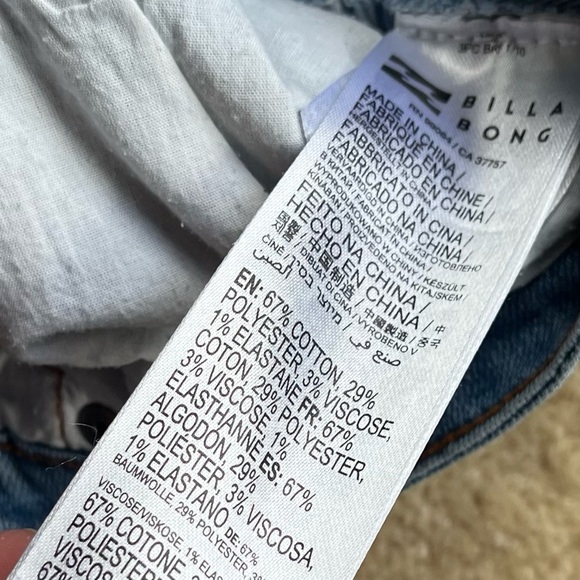✨Billabong High Rise Cutoff Blue Jean Shorts - Size 27 - EUC - Stretch - Picture 4 of 8